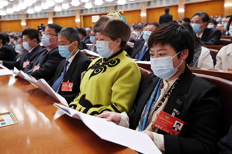 全国政协十三届五次会议举行第二次全体会议