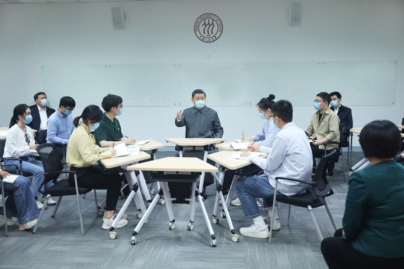 习近平在中国人民大学考察时强调：坚持党的领导传承红色基因扎根中国大地 走出一条建设中国特色世界一流大学新路