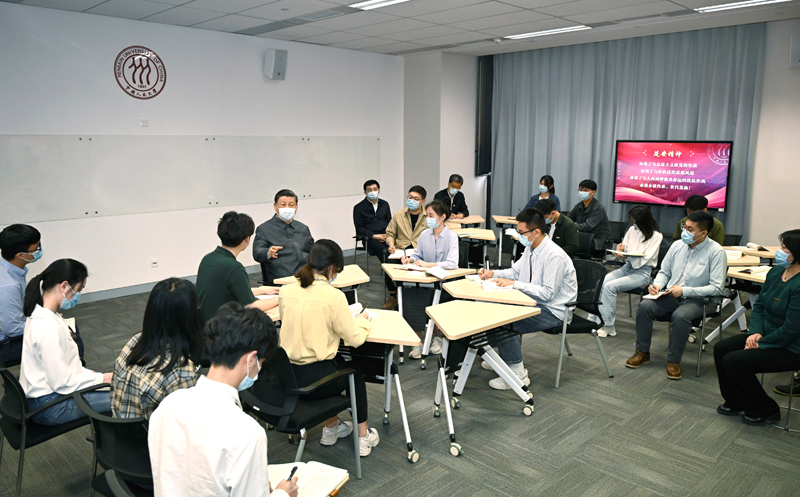 习近平在中国人民大学考察时强调：坚持党的领导传承红色基因扎根中国大地 走出一条建设中国特色世界一流大学新路