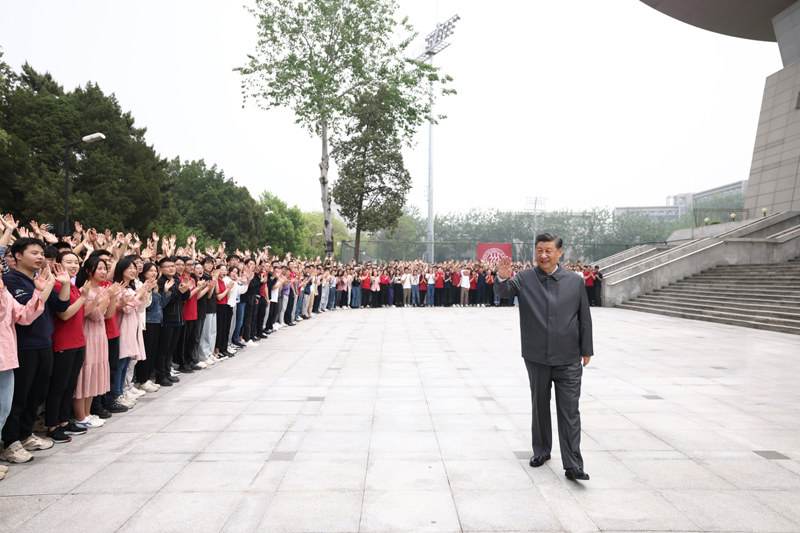 习近平在中国人民大学考察时强调：坚持党的领导传承红色基因扎根中国大地 走出一条建设中国特色世界一流大学新路