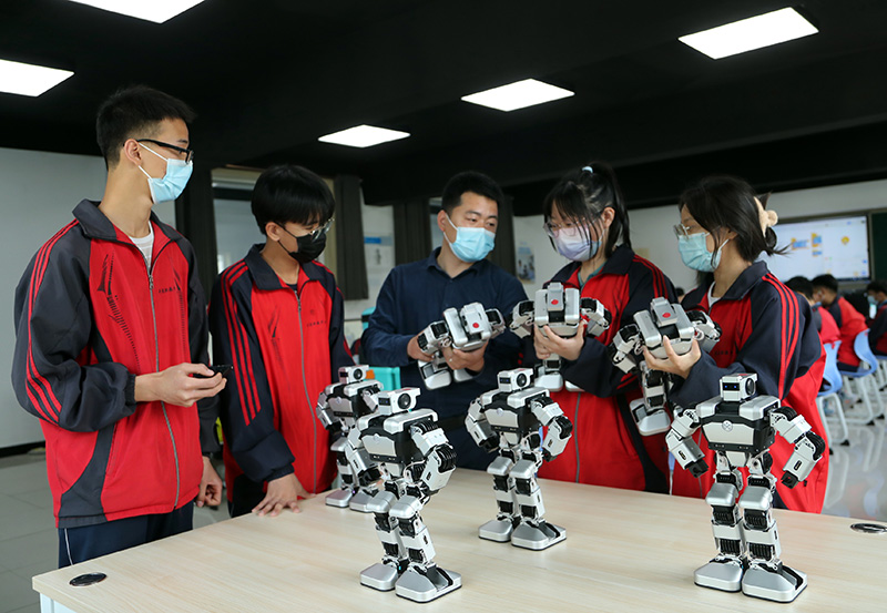 十年来中高职学校每年培养千万高素质技术技能人才——专家谈新时代中国职业教育跨越式发展